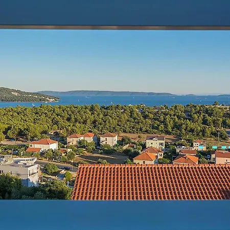 Holiday home 4 Bedroom Beautiful In Seget Vranjica