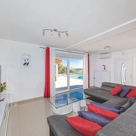 Holiday home 4 Bedroom Beautiful In *